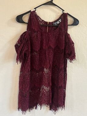 Women's Lace Cold-Shoulder Top in Burgundy